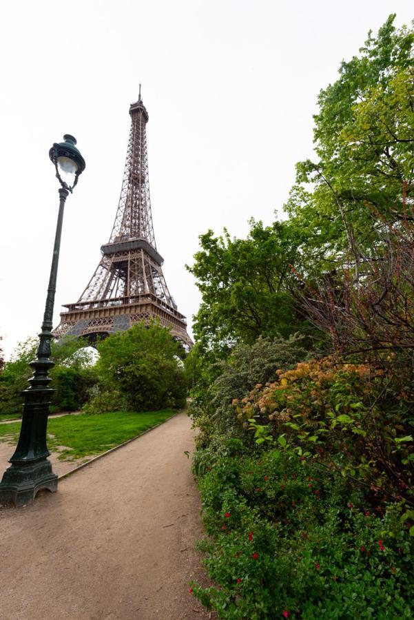 Au Pied De La Tour Leilighet Paris Eksteriør bilde